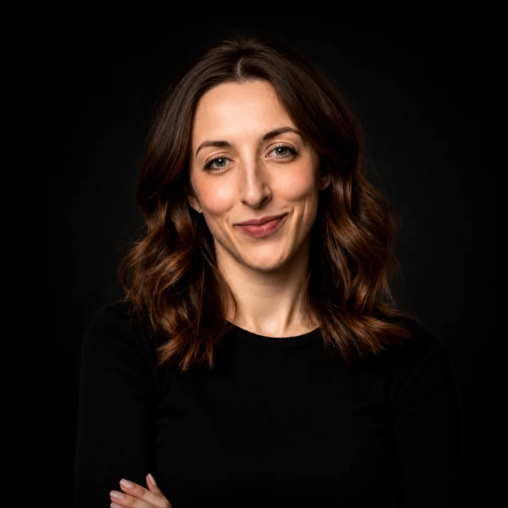 Nina Hooper headshot